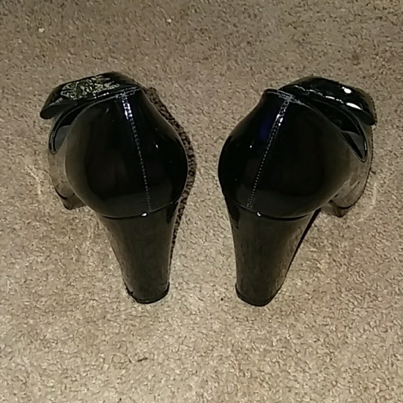 STUART WEITZMAN - Picture 4 of 5